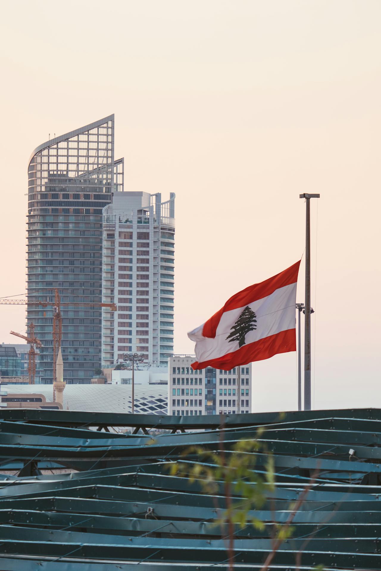  Growth and Efficiency in the Lebanese Economy: A Tale from the Pre-crisis and Crisis Years